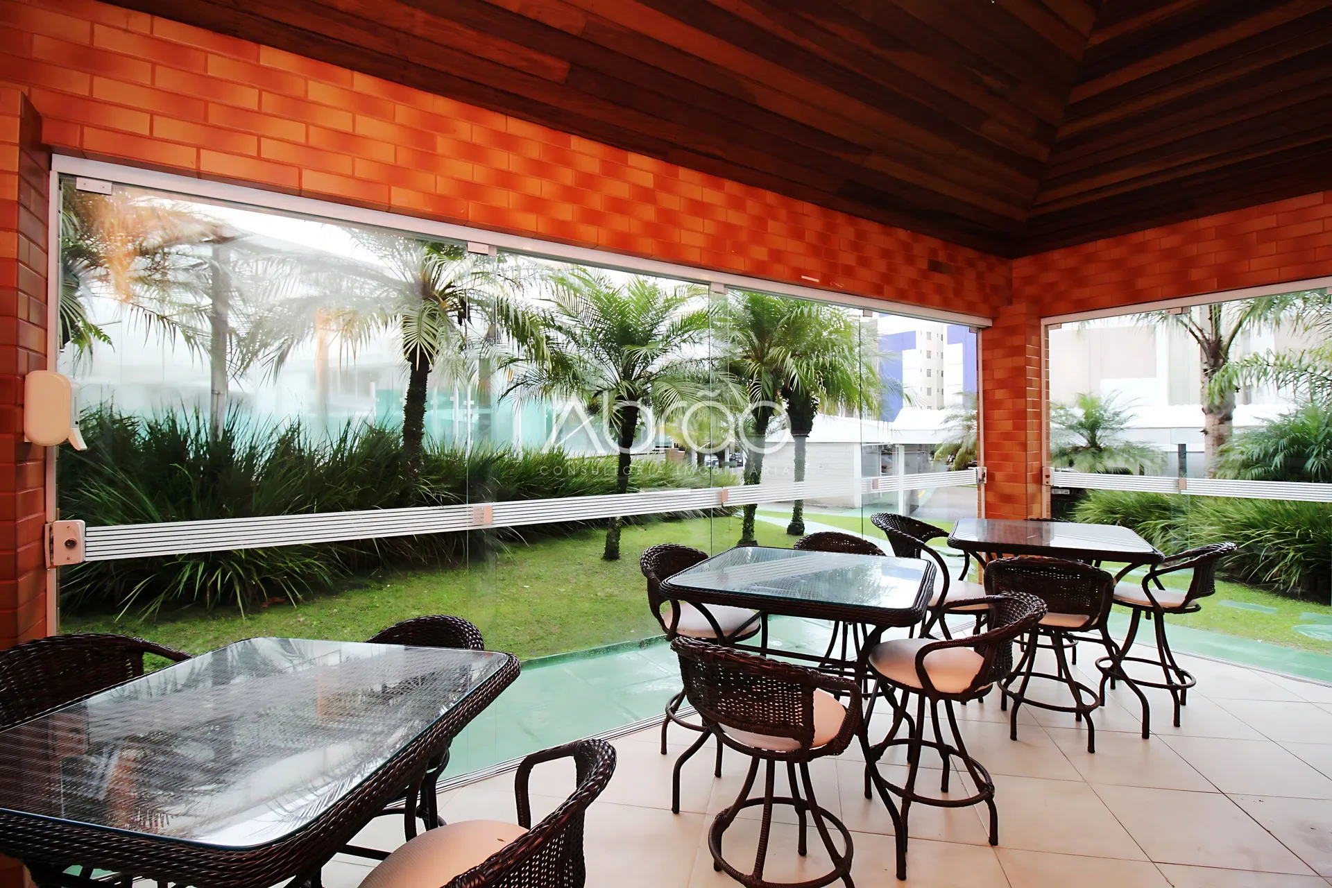 Apartamento con 3 dormitorios y balcón con parrilla — photo 14