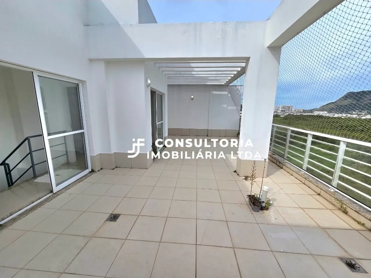 Unfurnished apartment with air conditioning and 3 bedrooms — photo 38