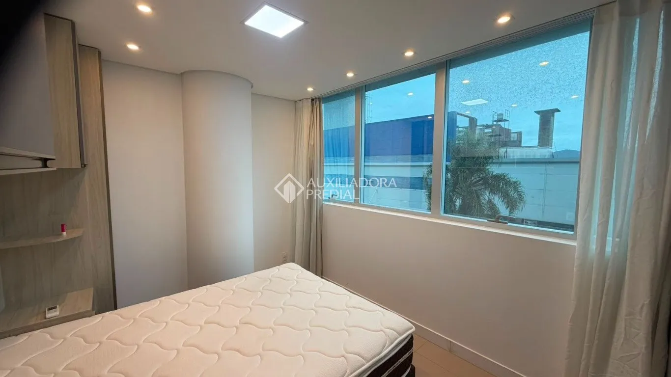Furnished 1-bedroom apartment with 1 bathroom — photo 11