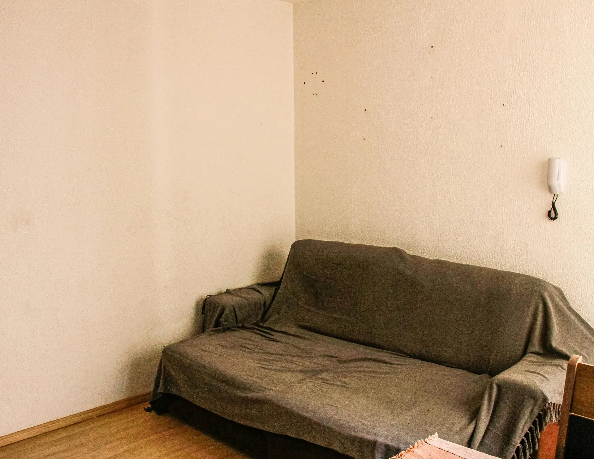 Furnished 2-bedroom apartment with open-plan kitchen — photo 12