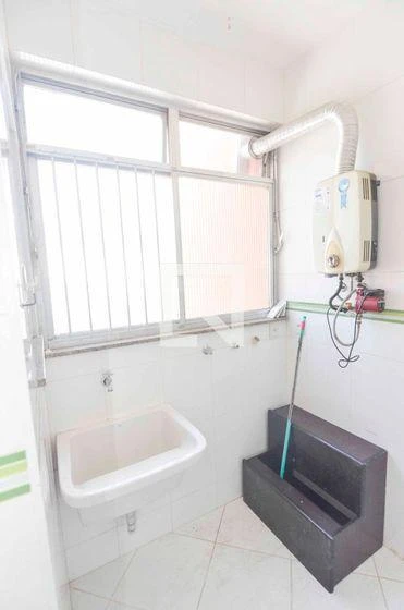 Walk-in closet in a 3-bedroom apartment, 90 m² — photo 33