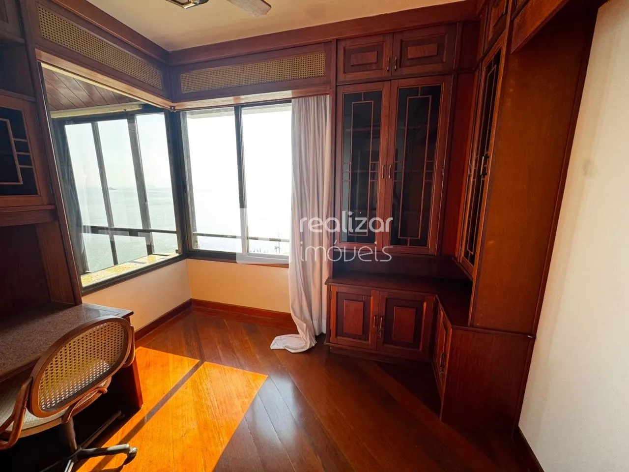 Apartamento de 290 m² com 4 dormitórios e varanda envidraçada — photo 35