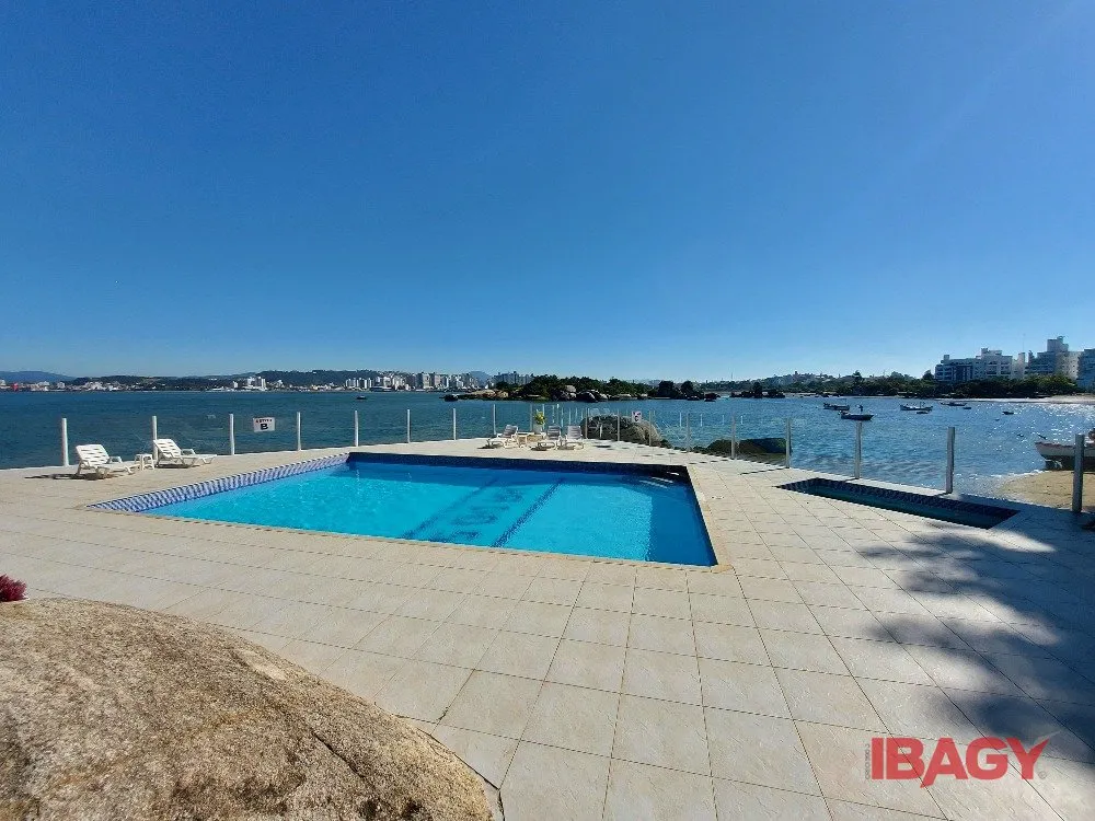Apartment, 60 m², with a water view — photo 12