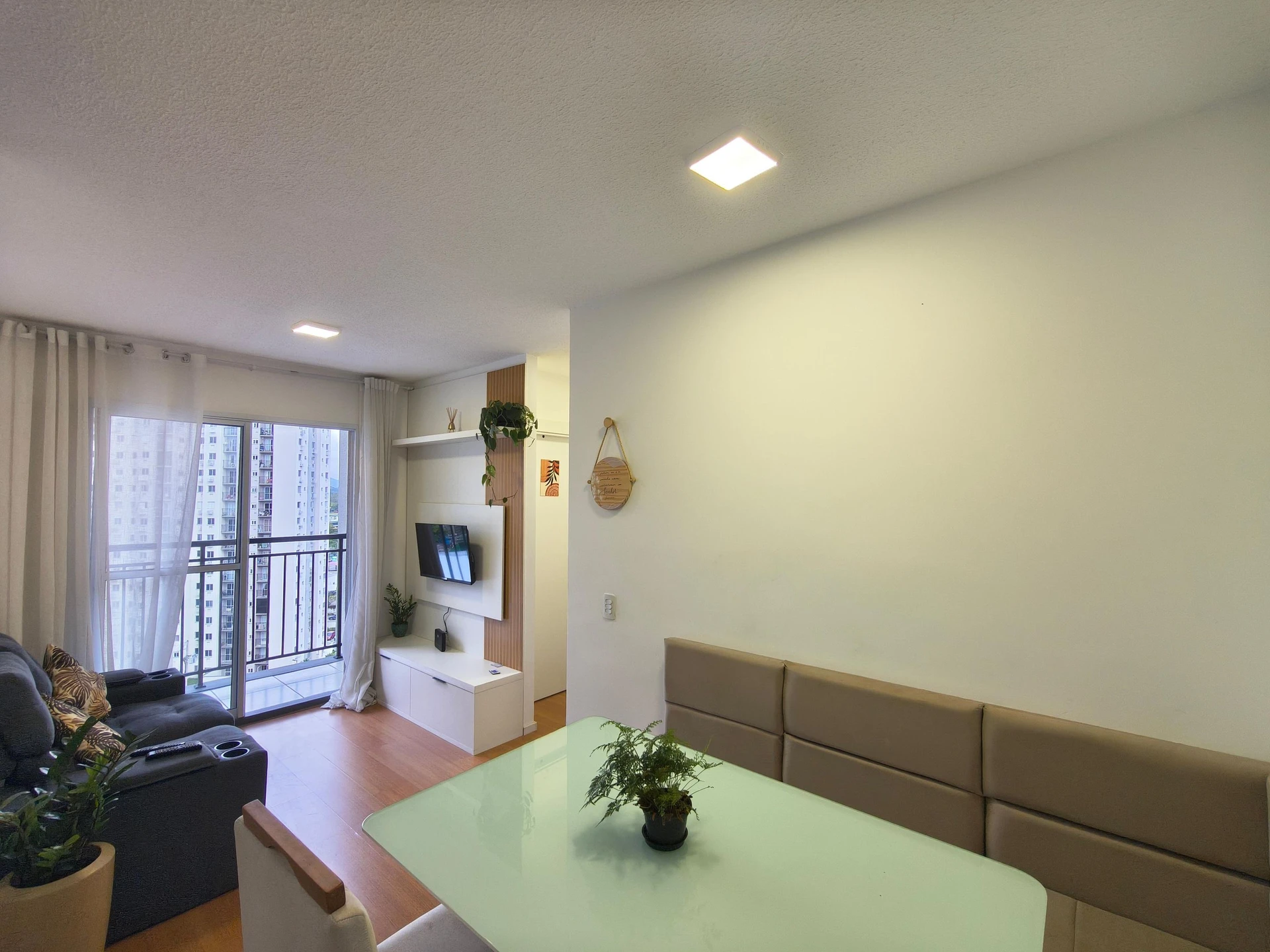49 m² apartment with a mountain view and a home office