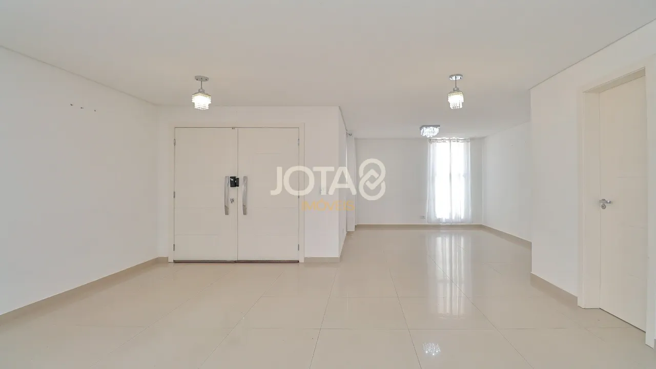 House with 3 bedrooms and an open-plan kitchen — photo 5