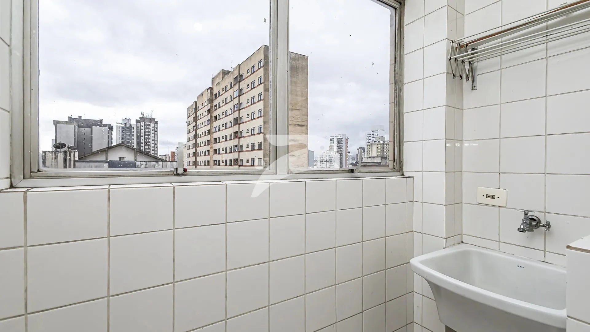 Apartamento de 2 quartos com 56 m² e cozinha separada — photo 13