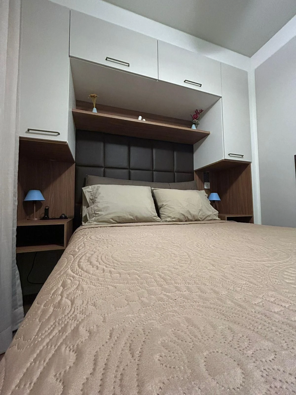 Apartamento mobiliado com cozinha americana e varanda envidraçada — photo 36