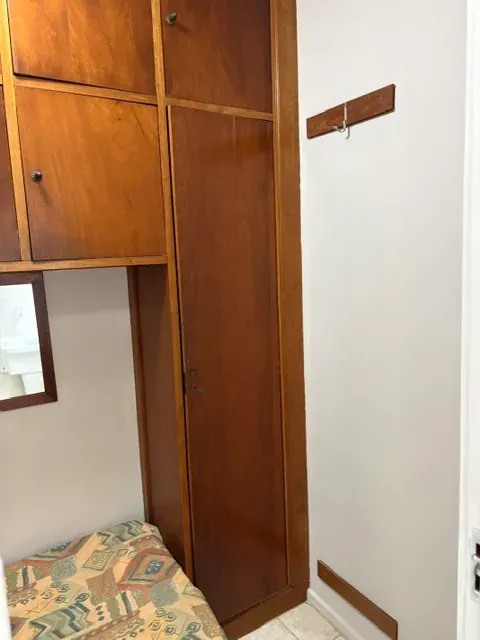 Unfurnished 3-bedroom apartment with 3 bathrooms — photo 42