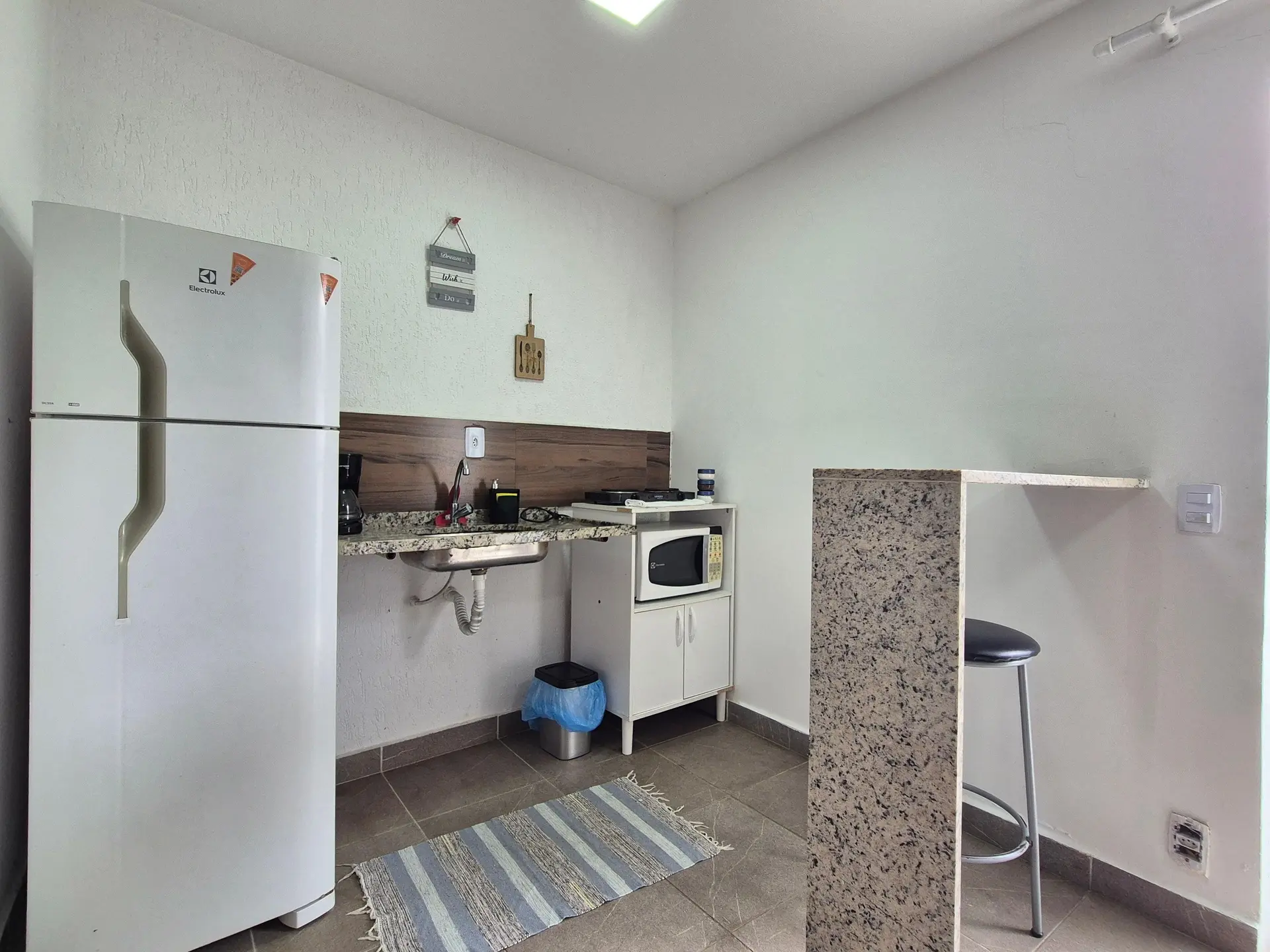 Furnished apartment with 1 bedroom and 1 en-suite bath — photo 12