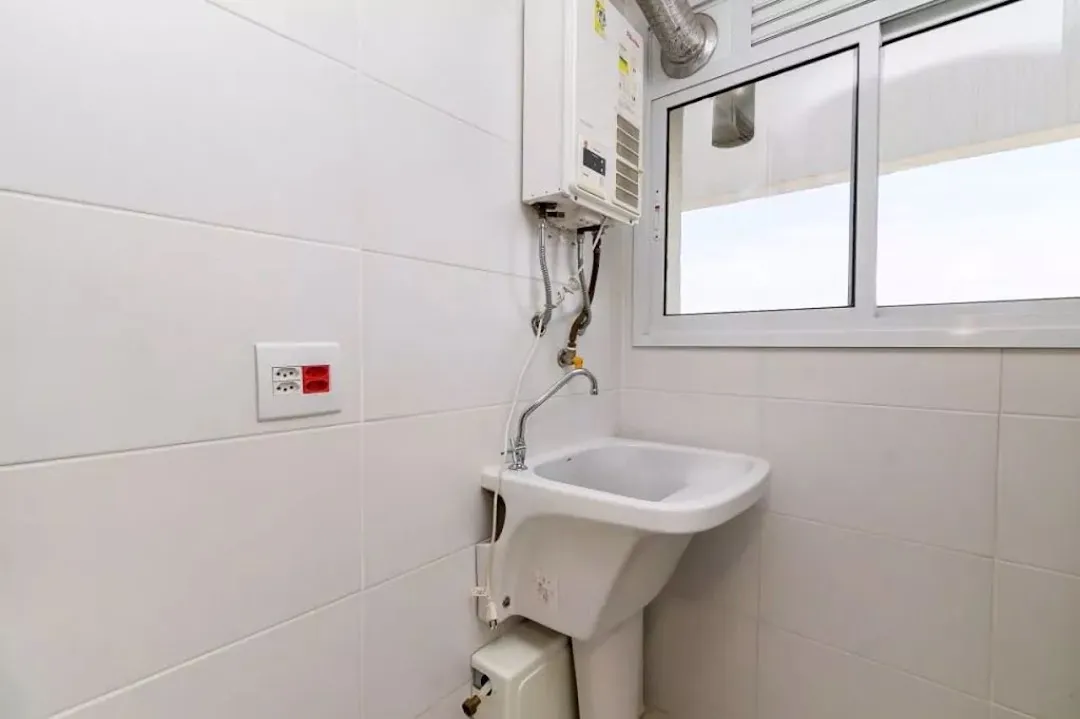Apartamento de 2 dormitorios con balcón cerrado en vidrio — photo 7