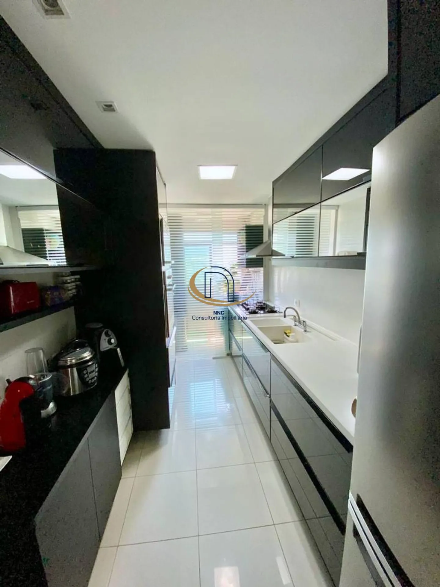 Apartment with 3 bedrooms, 5 bathrooms and 2 parking spots — photo 31