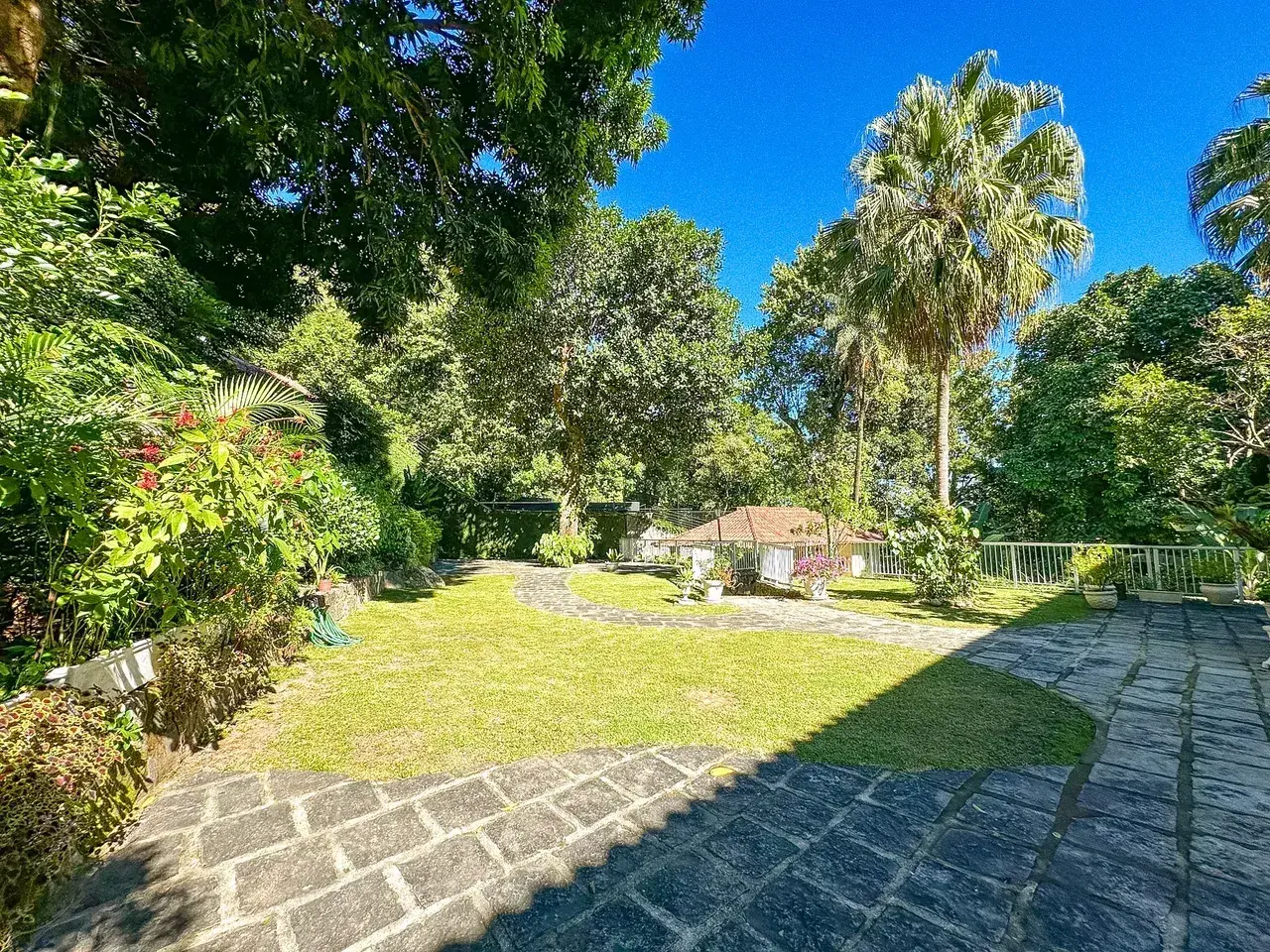 Casa com 4 quartos e 5 banheiros, varanda com churrasqueira — photo 6