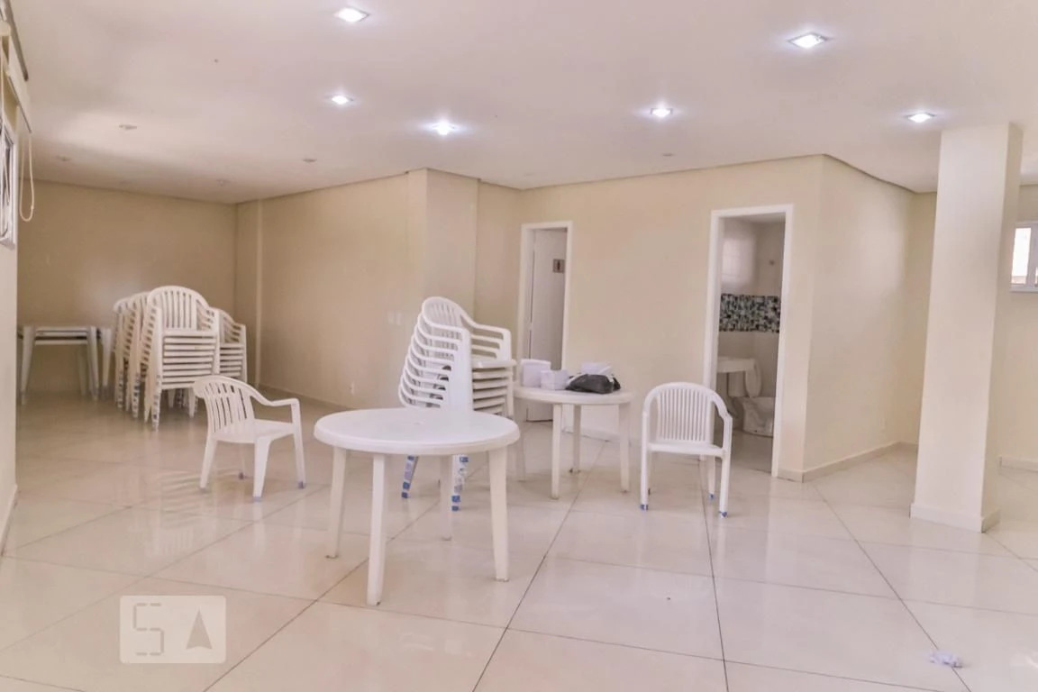 Unfurnished 2-bedroom apartment with 1 bath and open-plan kitchen — photo 44