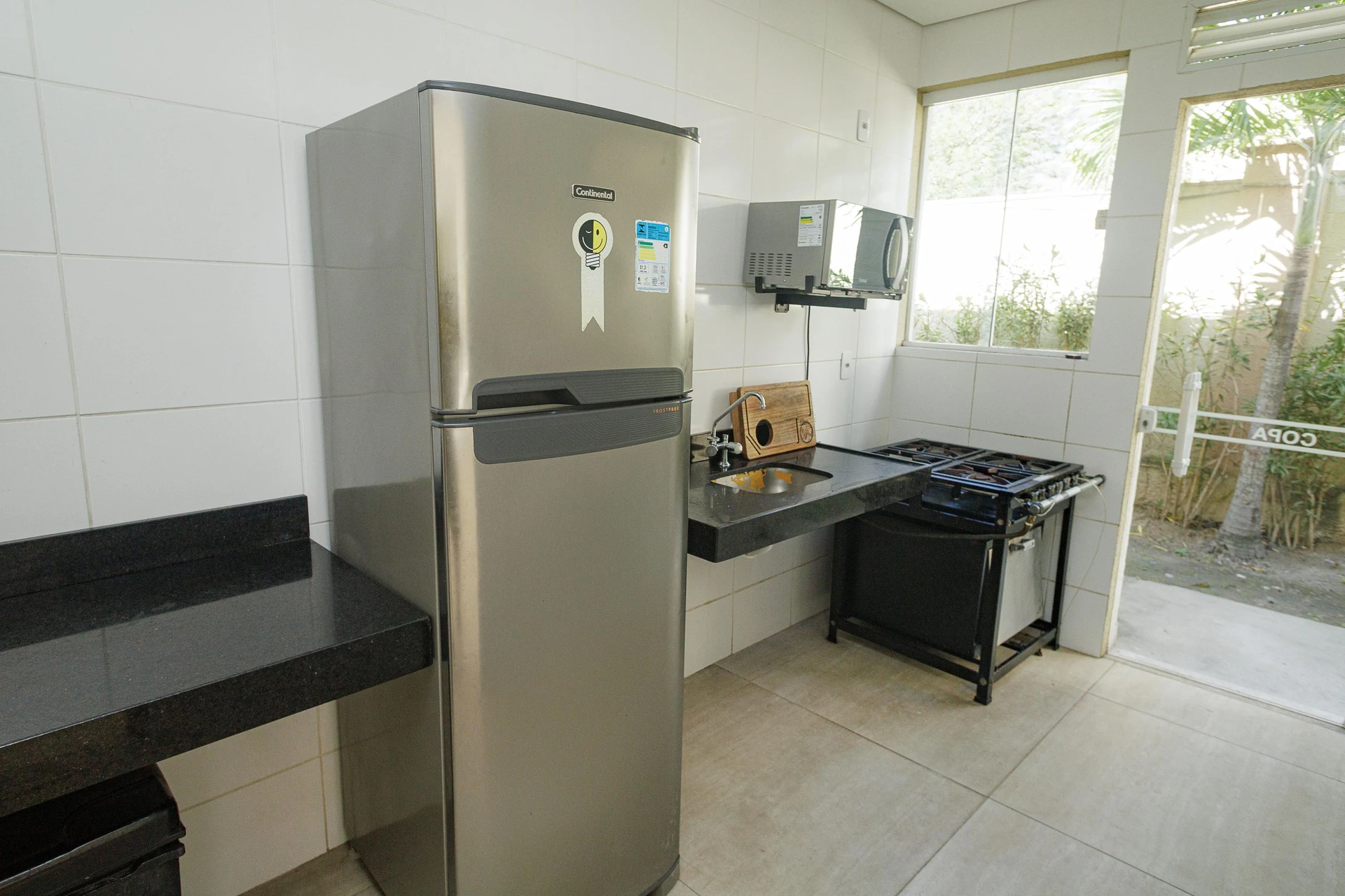 Unfurnished 2-bedroom rental apartment with 1 parking spot