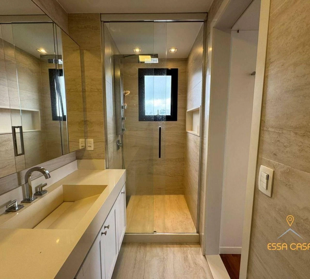 4-bedroom apartment with a water view in Rio de Janeiro — photo 7