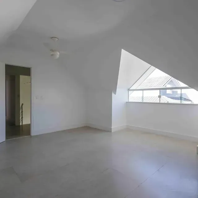 Furnished house, 470 m², with a bathtub — photo 20