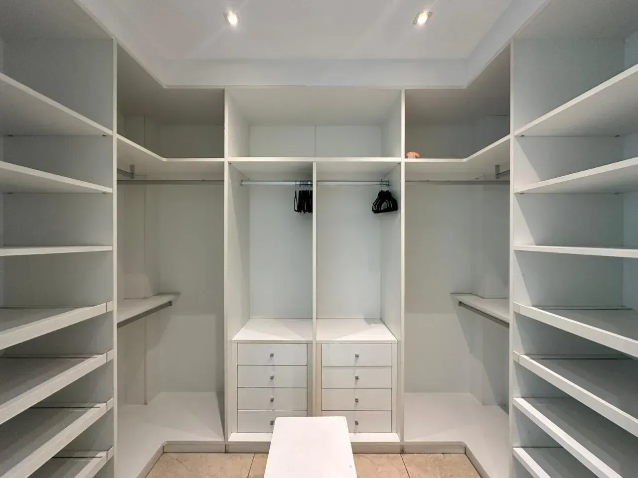 Furnished triplex home with 4 en-suite bedrooms — photo 28