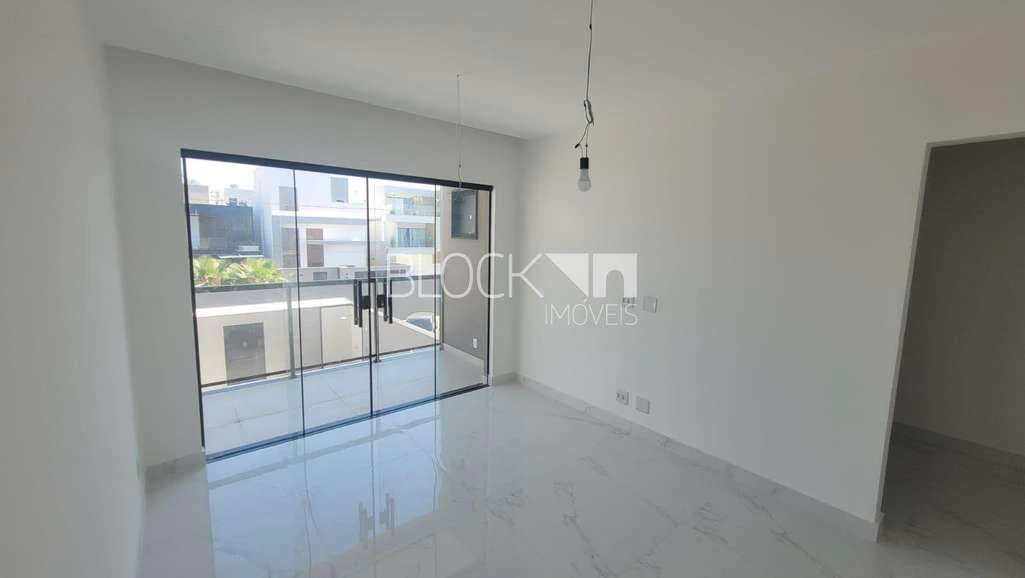 Casa com 6 suítes e cozinha americana aberta com fogão a gás — photo 15
