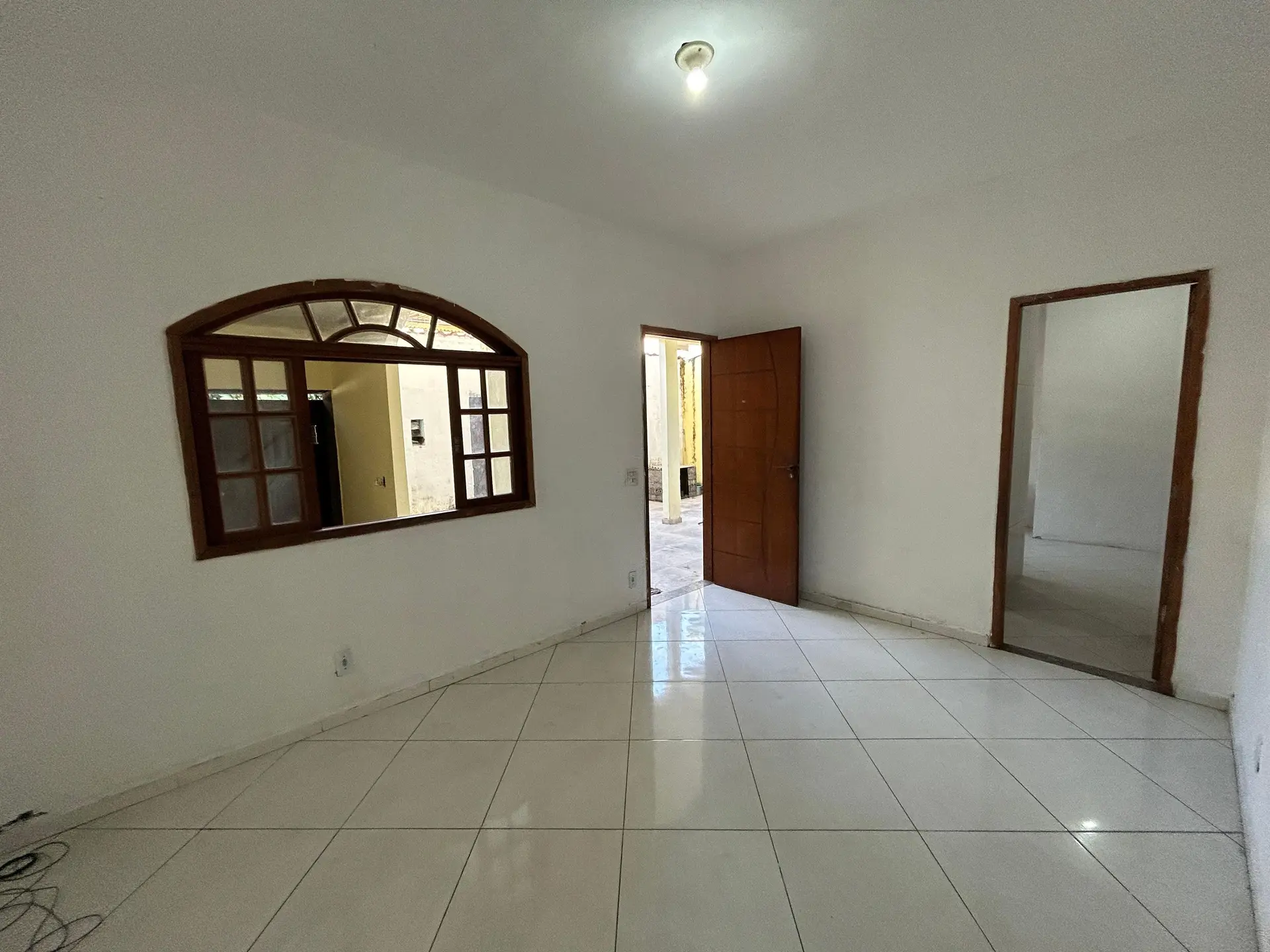 House with 3 bedrooms, balcony and laundry area