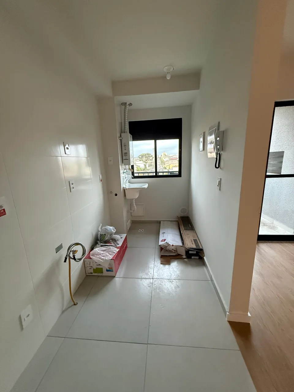 Wood or laminate floors in a 2-bedroom apartment, 53 m² — photo 4