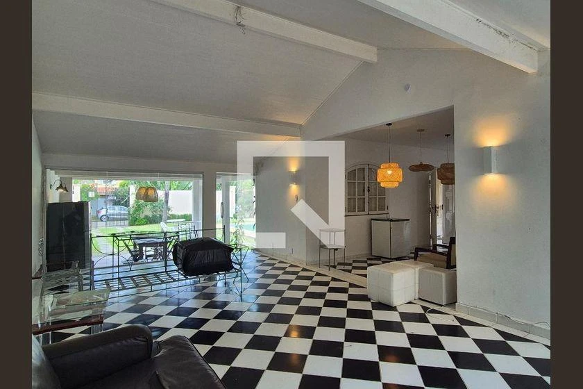 600 m² house with a washing machine and a home office — photo 30