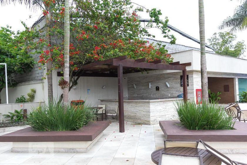 1-bedroom apartment with balcony and parking spot — photo 48