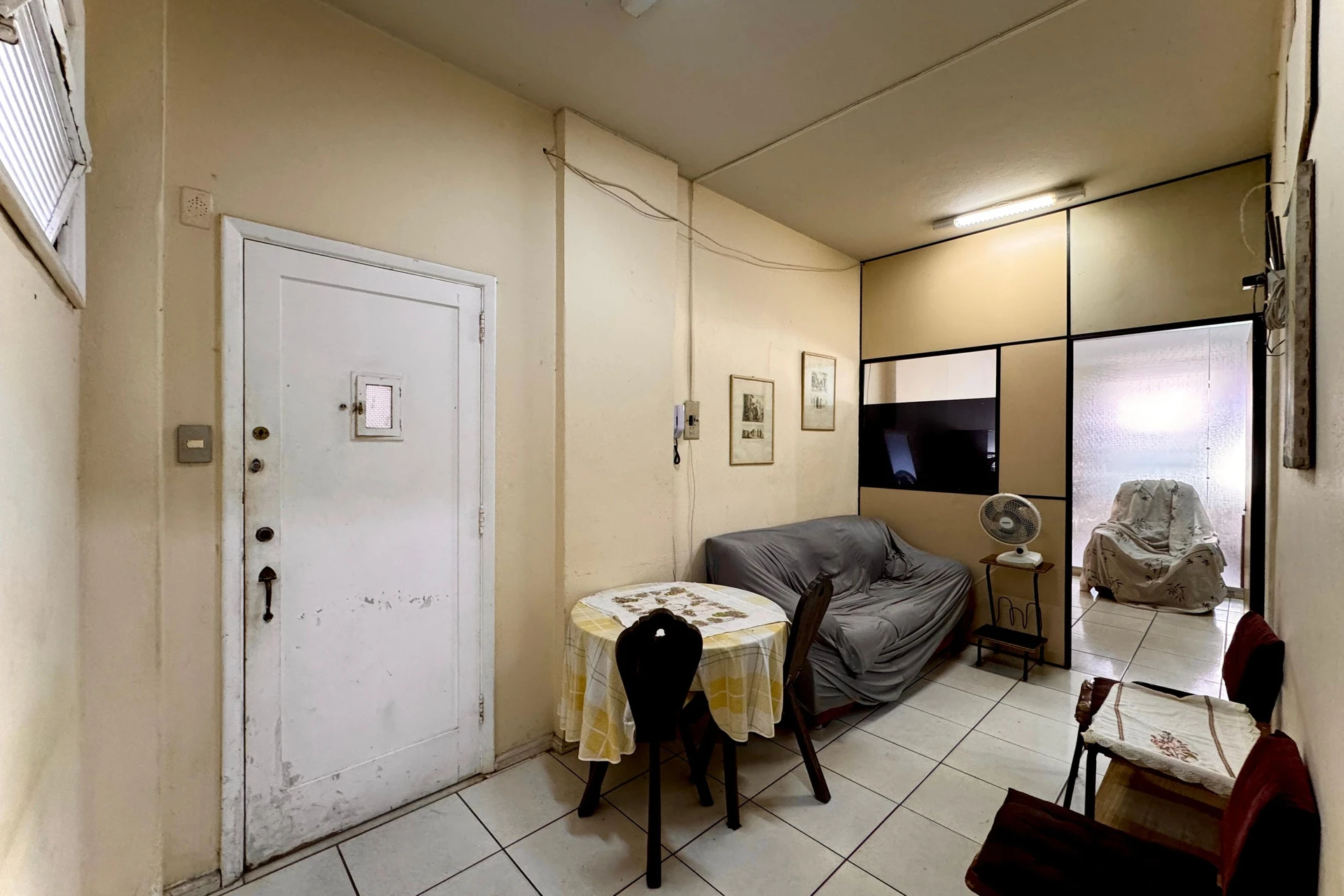 Furnished studio with separate kitchen and gas stove