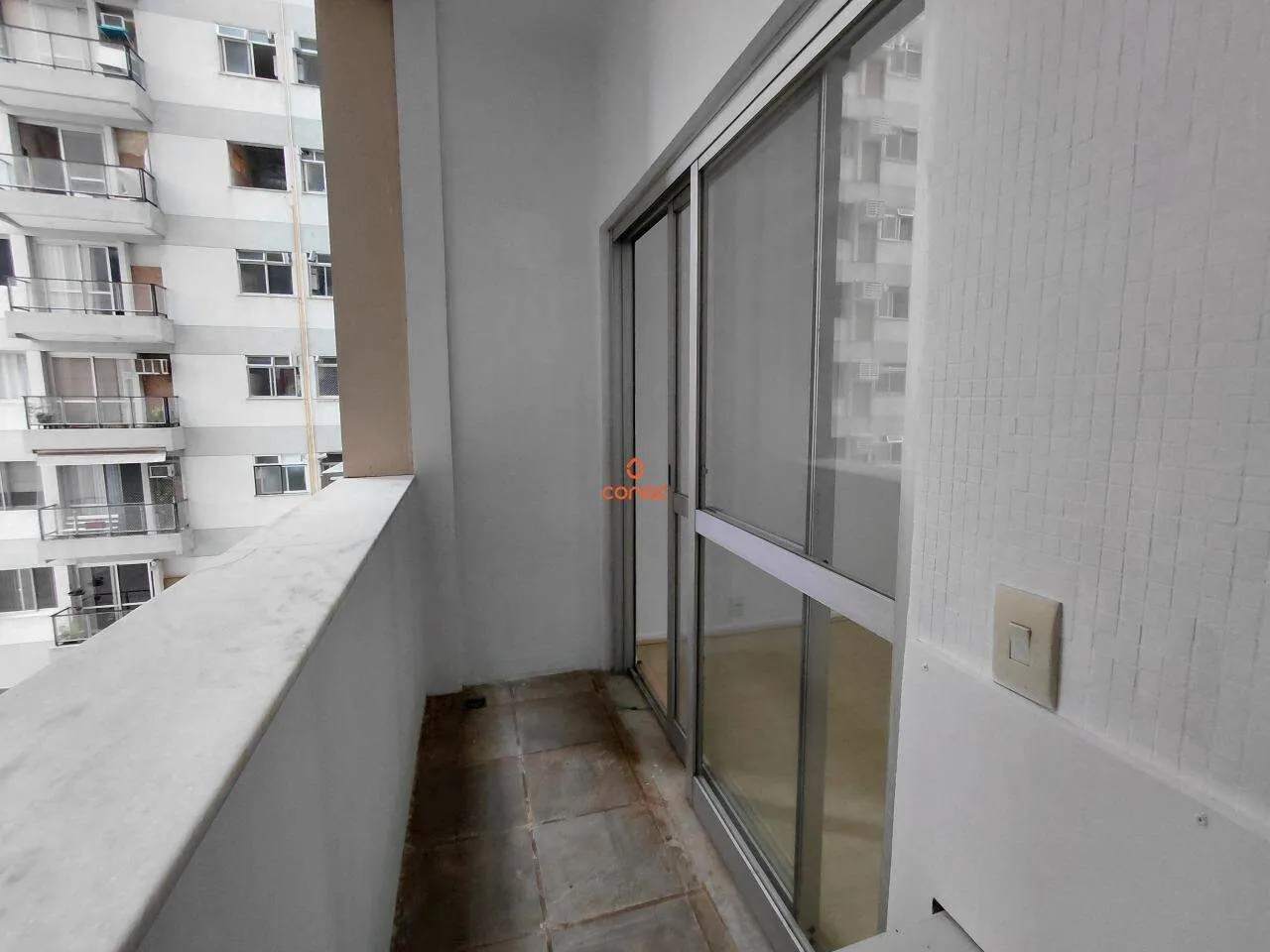 Wood or laminate floors in a 2-bedroom apartment, 88 m² — photo 16