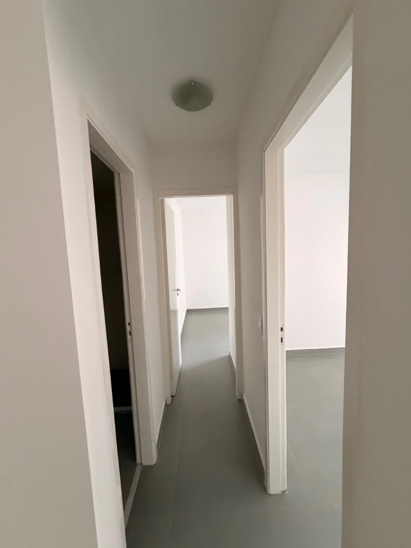 2-bedroom apartment with mountain and city view — photo 5