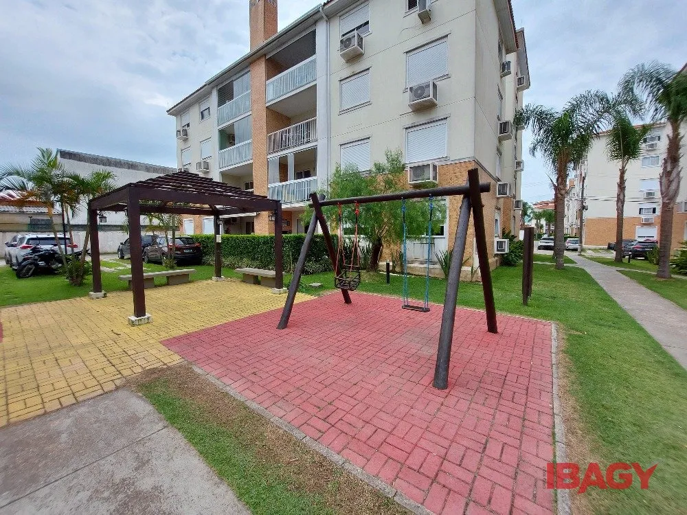 Apartamento de 2 dormitorios con balcón cerrado — photo 22