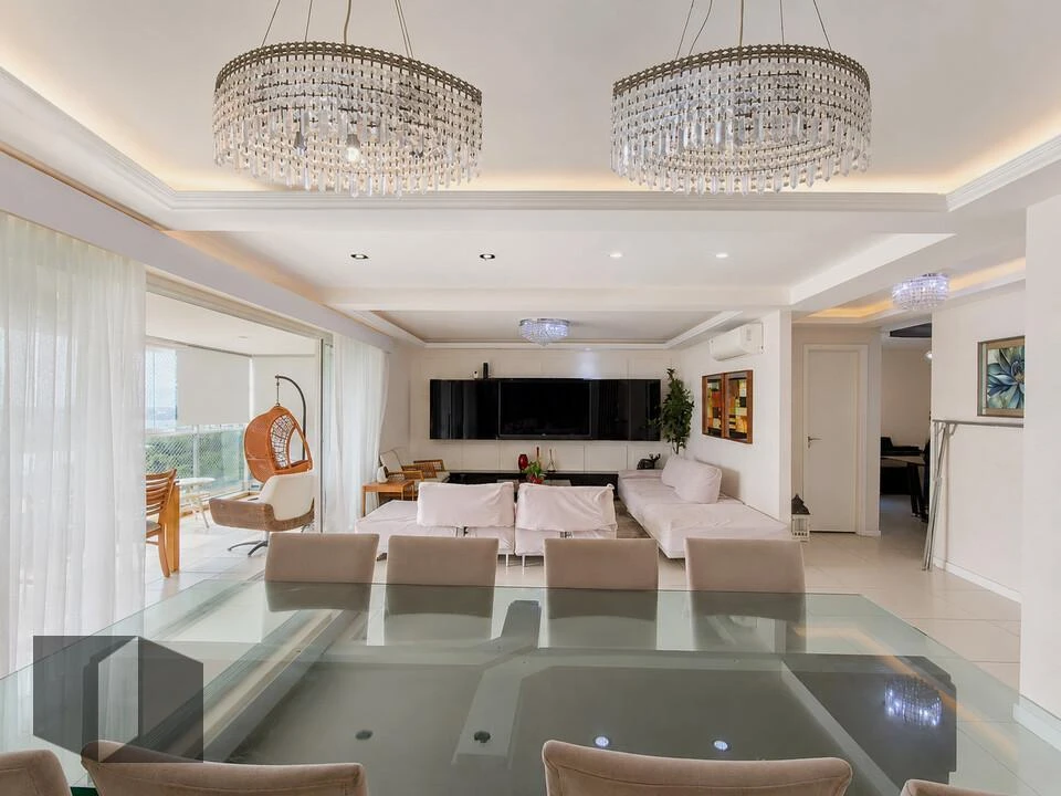 4-bedroom apartment in a building with a sauna