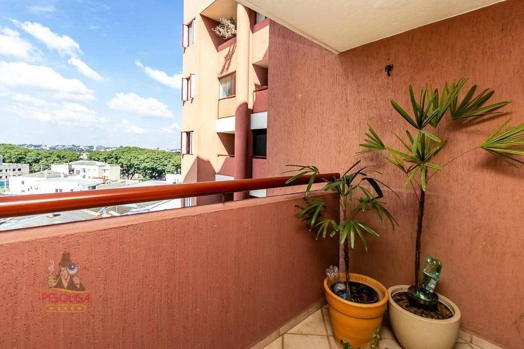 2-bedroom apartment with wood or laminate floors in Curitiba