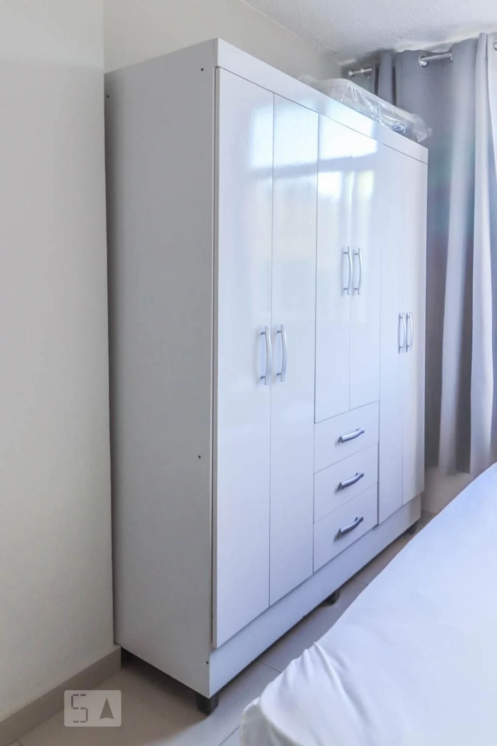 2-bedroom apartment in a building with a gym — photo 2