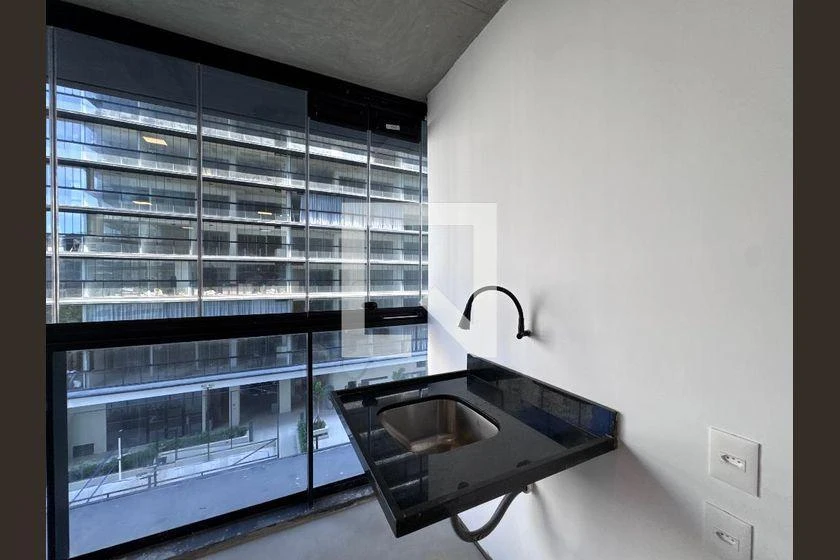98 m² apartment with 3 bedrooms and a glassed-in balcony — photo 39