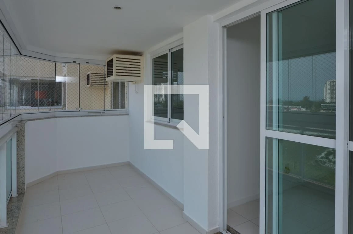 Квартира 80 м² із заскленим балконом та робочим місцем — photo 8