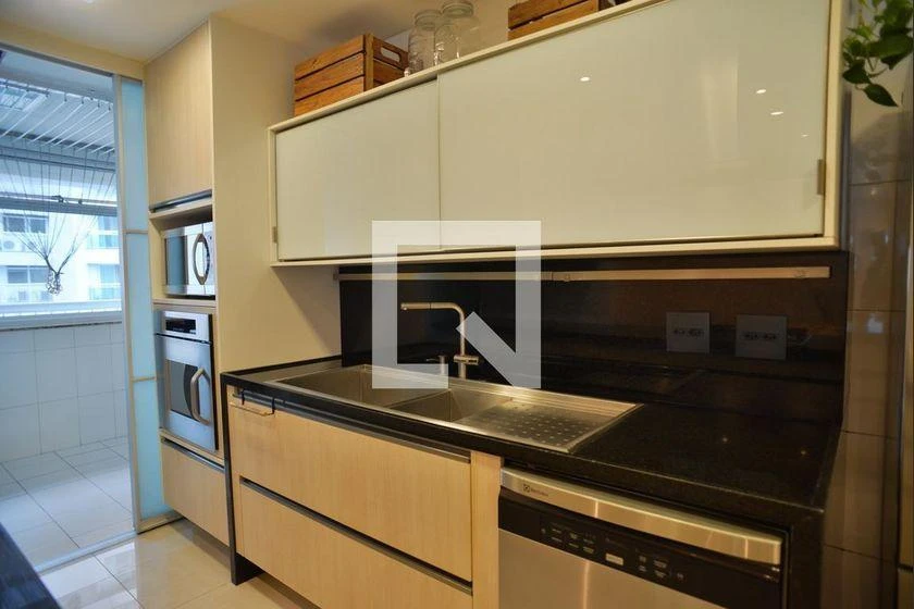 Washing machine in a 3-bedroom apartment, 160 m² — photo 19