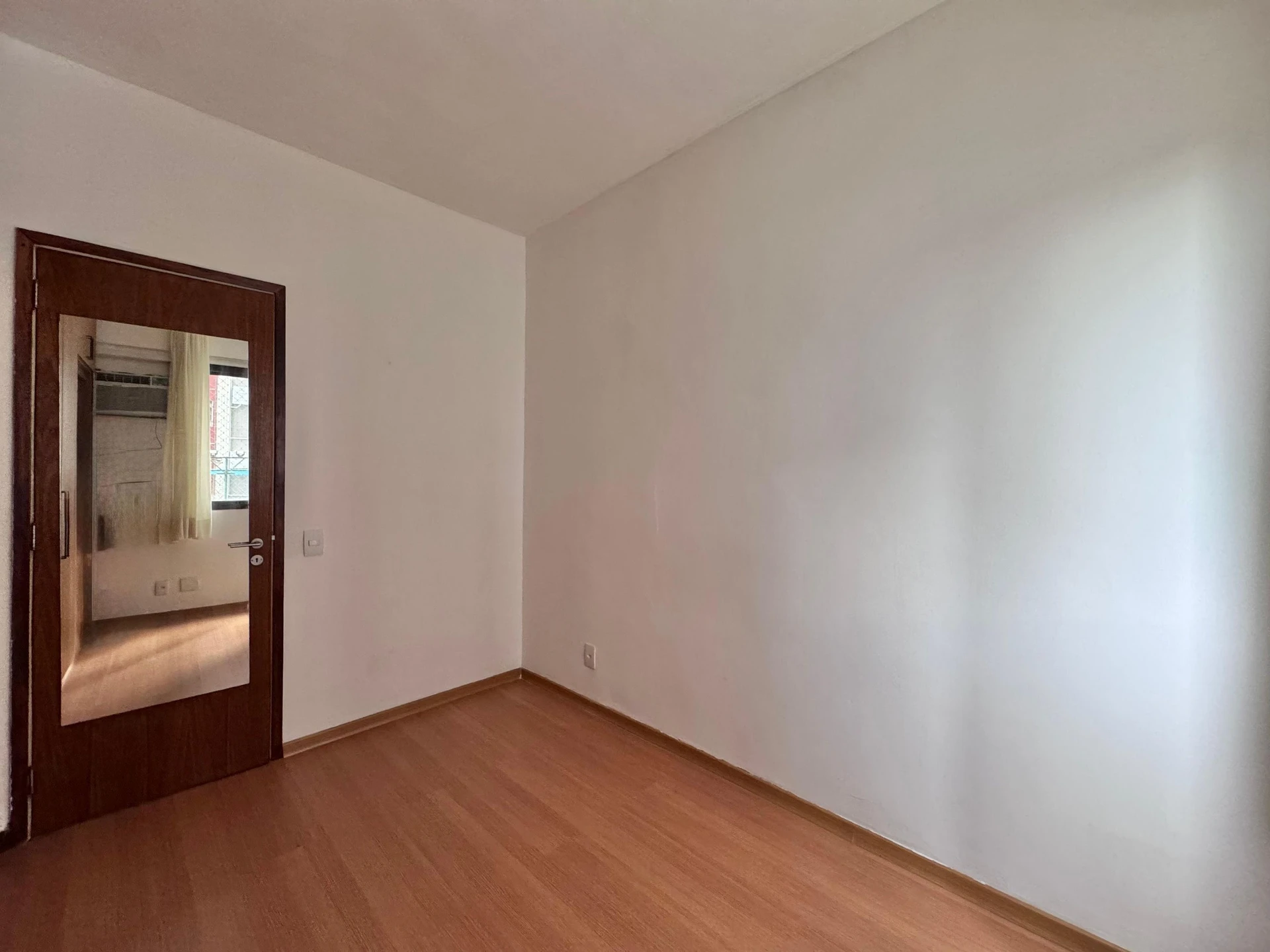 Apartamento de 3 quartos com varanda de vidro — photo 11