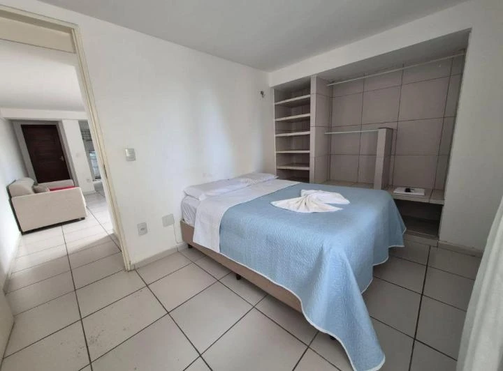 Furnished 1-bedroom apartment with built-in closet — photo 6