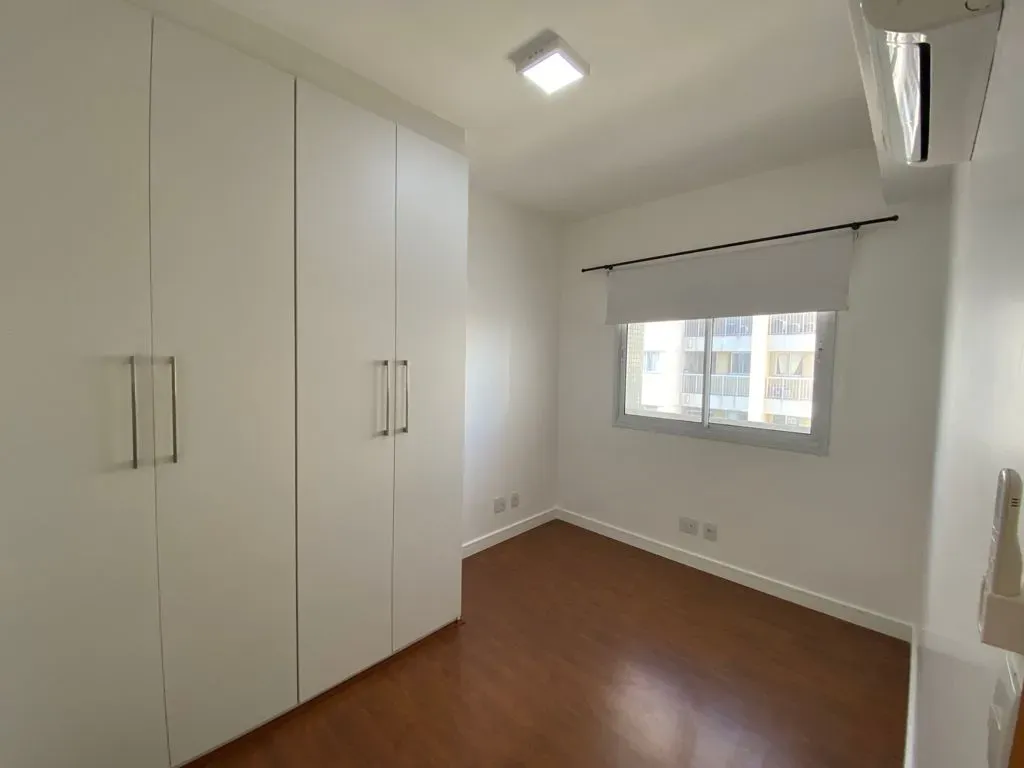Glass-enclosed balcony in a 3-bedroom apartment, 84 m² — photo 11