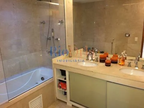 Furnished apartment with 4 bedrooms and enclosed balcony — photo 31