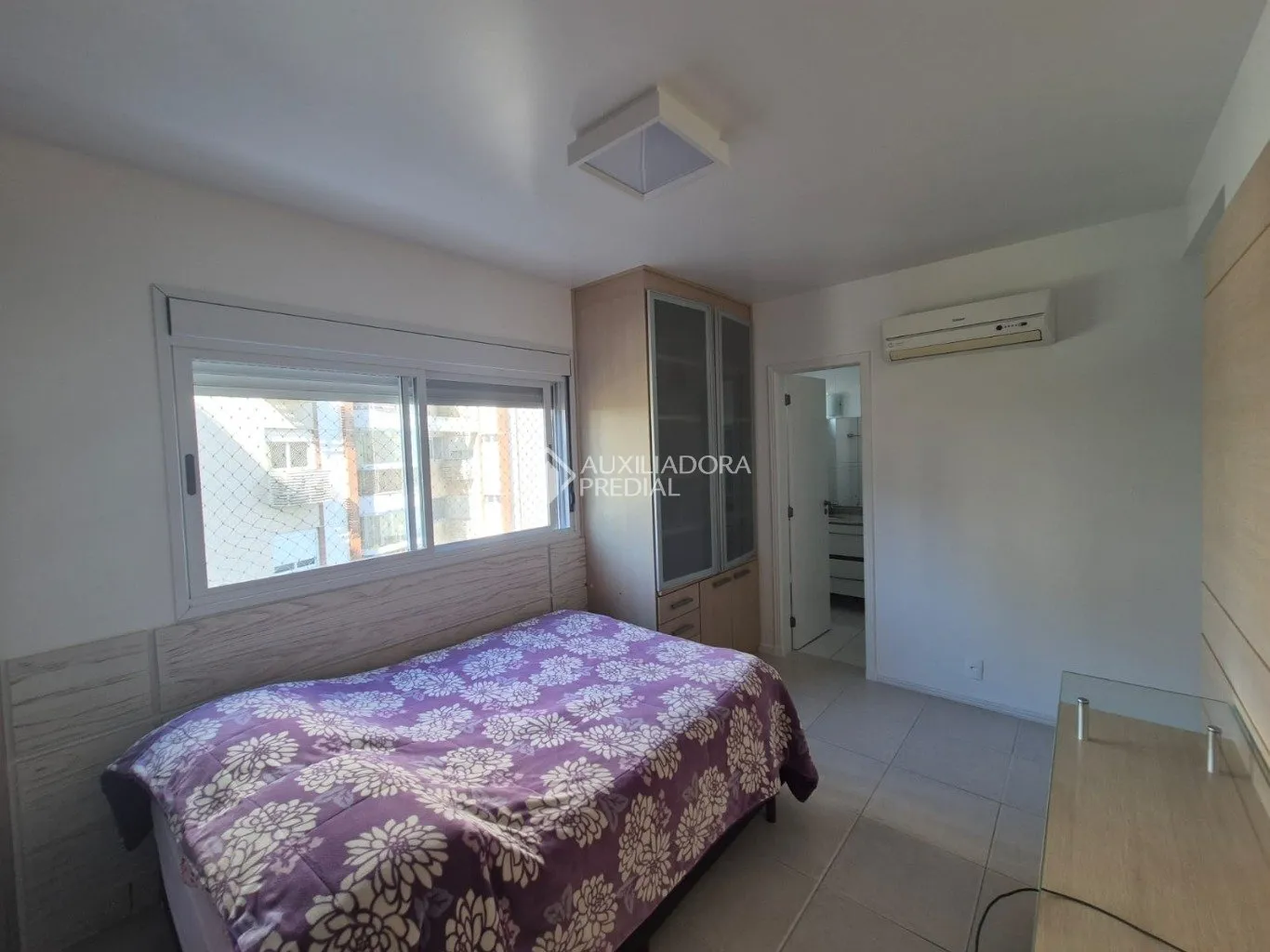 Furnished apartment with 3 bedrooms and 137 m² — photo 13