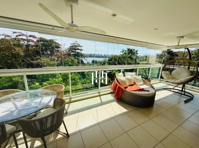 4 en-suite apartment with 227 m² and a balcony — photo 3