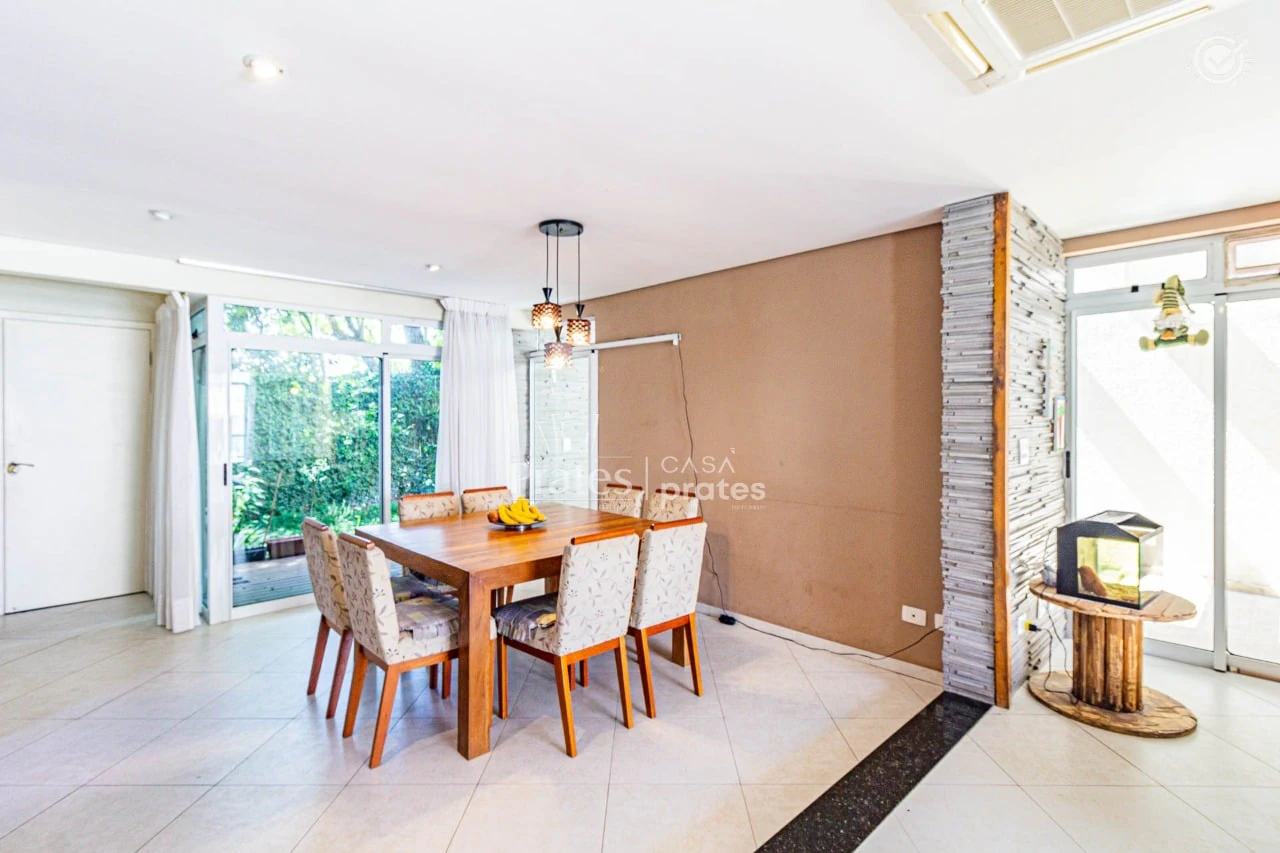 Closed-condo house with 4 bedrooms and 306 m² — photo 11