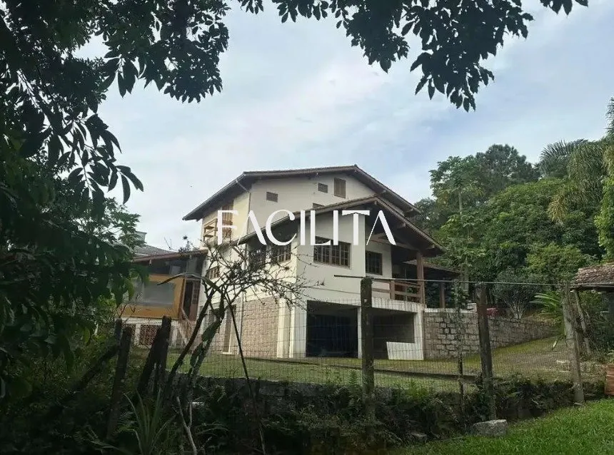 House with 3 bedrooms and a private garden — photo 19
