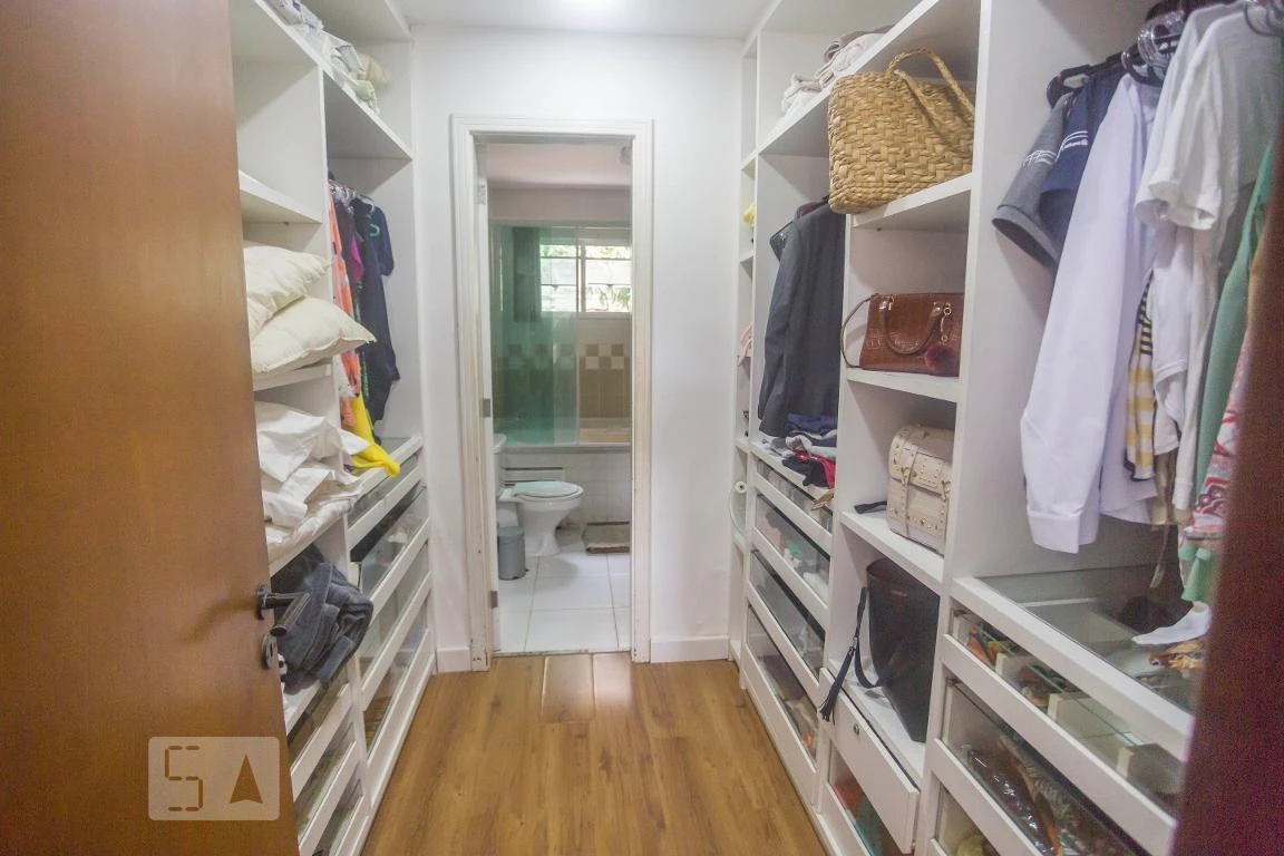 Furnished 680 m² house with 3 bedrooms — photo 48