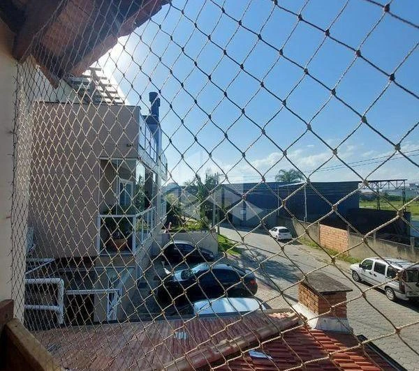 Casa residencial de 210 m² com 4 dormitórios e 2 suítes — photo 4