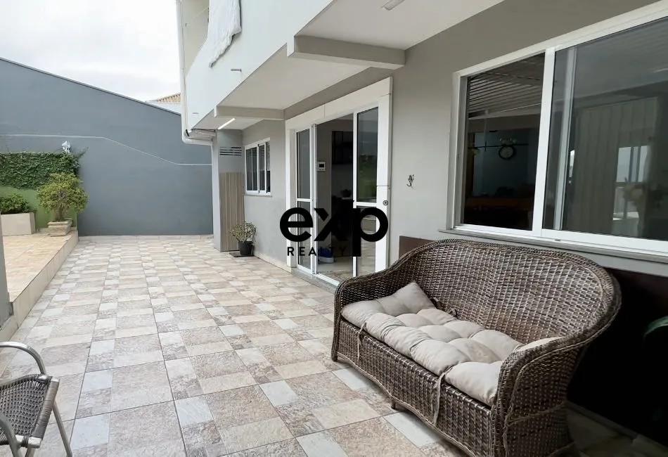 Rental house with 4 bedrooms and 3 bathrooms — photo 5