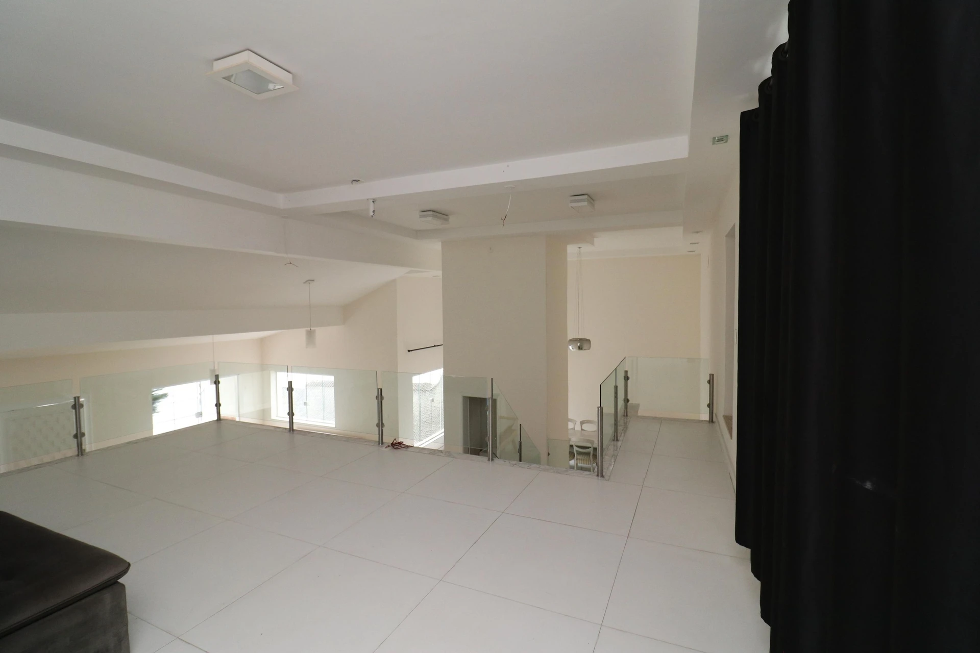 Vestidor y 5 dormitorios: casa de 420 m² — photo 73