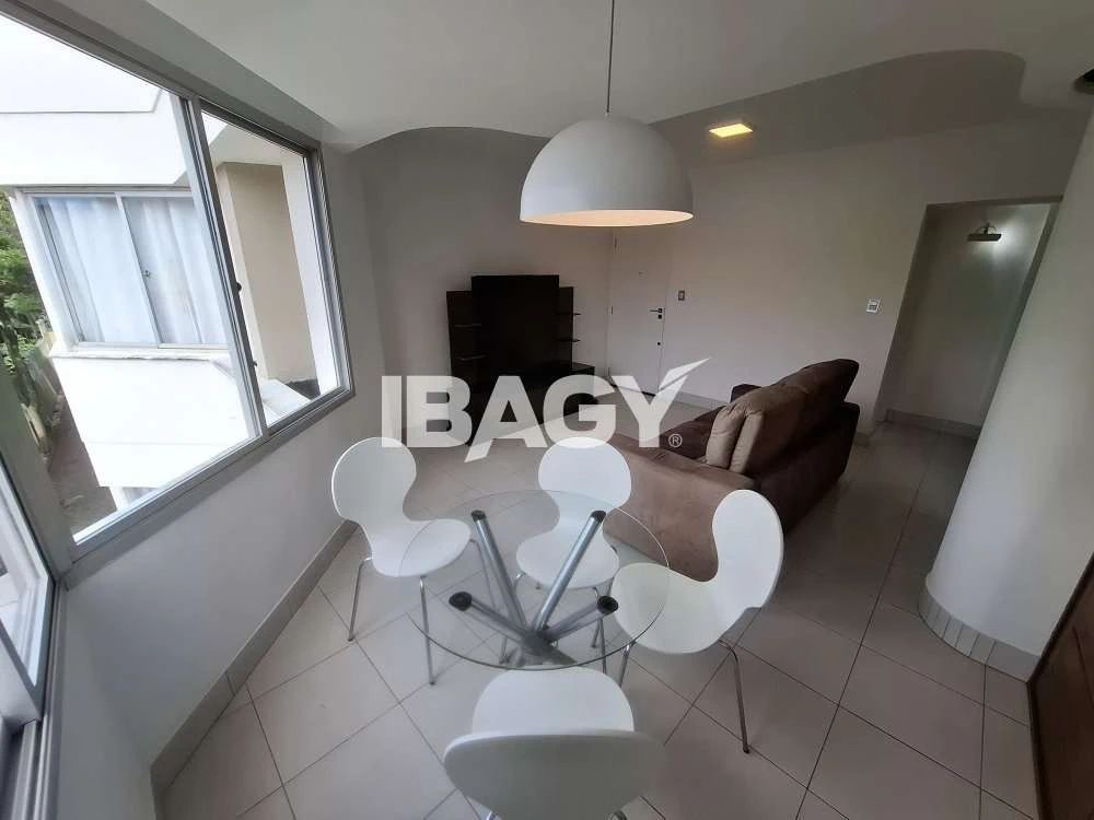 2-bedroom apartment with a closed-off kitchen — photo 3