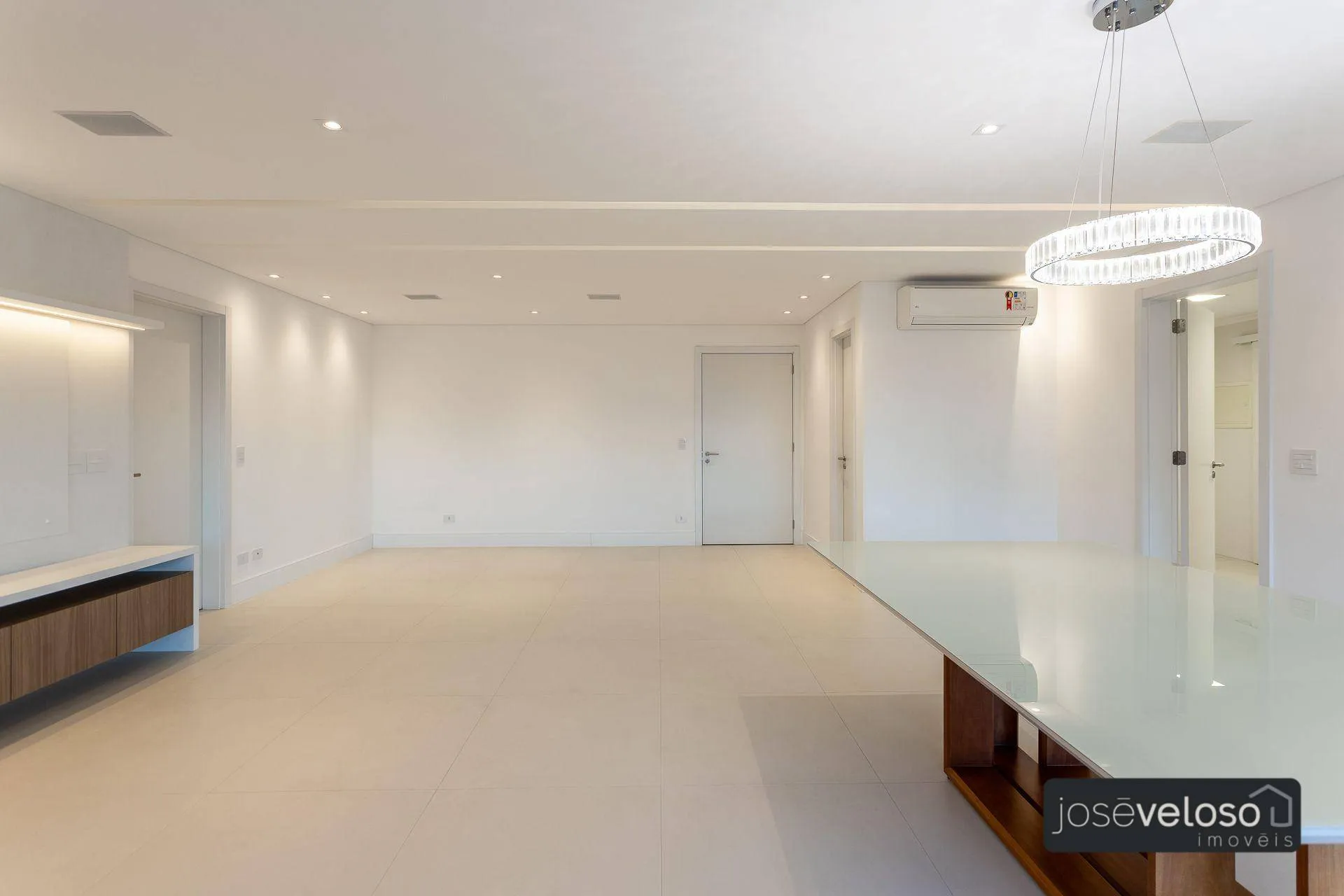 Apartment with open-plan kitchen and 4 bedrooms, 297 m² — photo 7